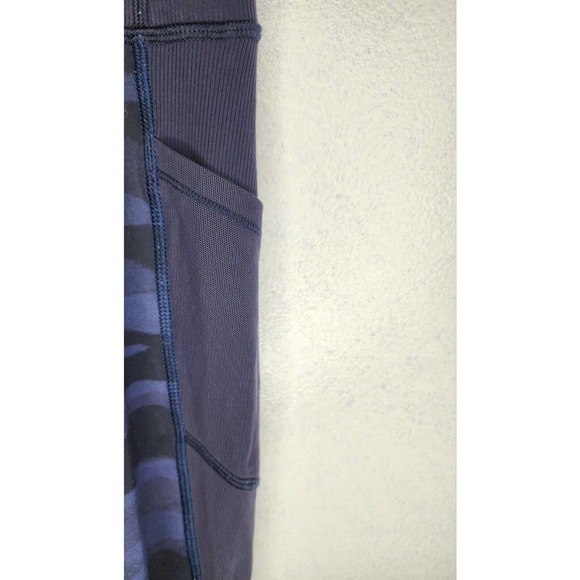 Lululemon Seek The Heat Crop Leggings Size 6 Blue Camo Luxtreme Mesh Gym Crops - Picture 6 of 11
